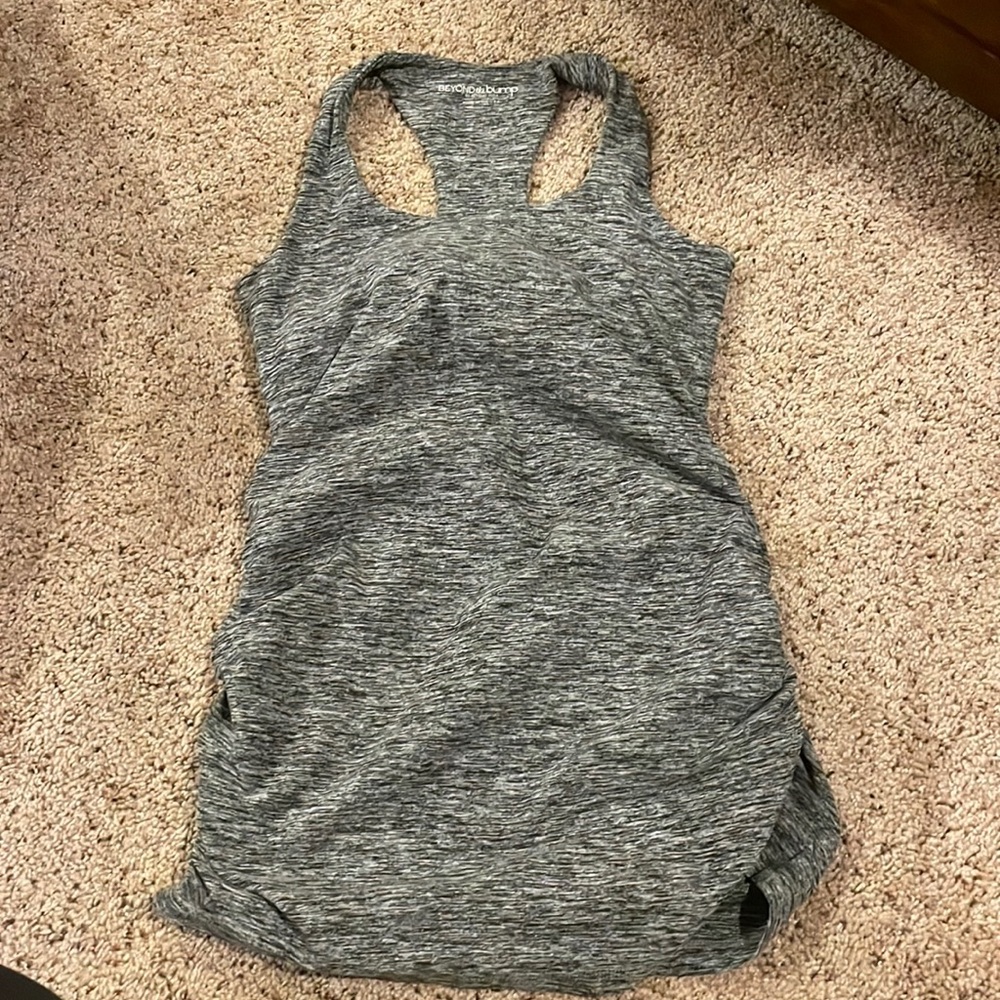 Beyond the Bump Beyond Yoga Heathered Grey racer back tank w/bra Sz S EUC